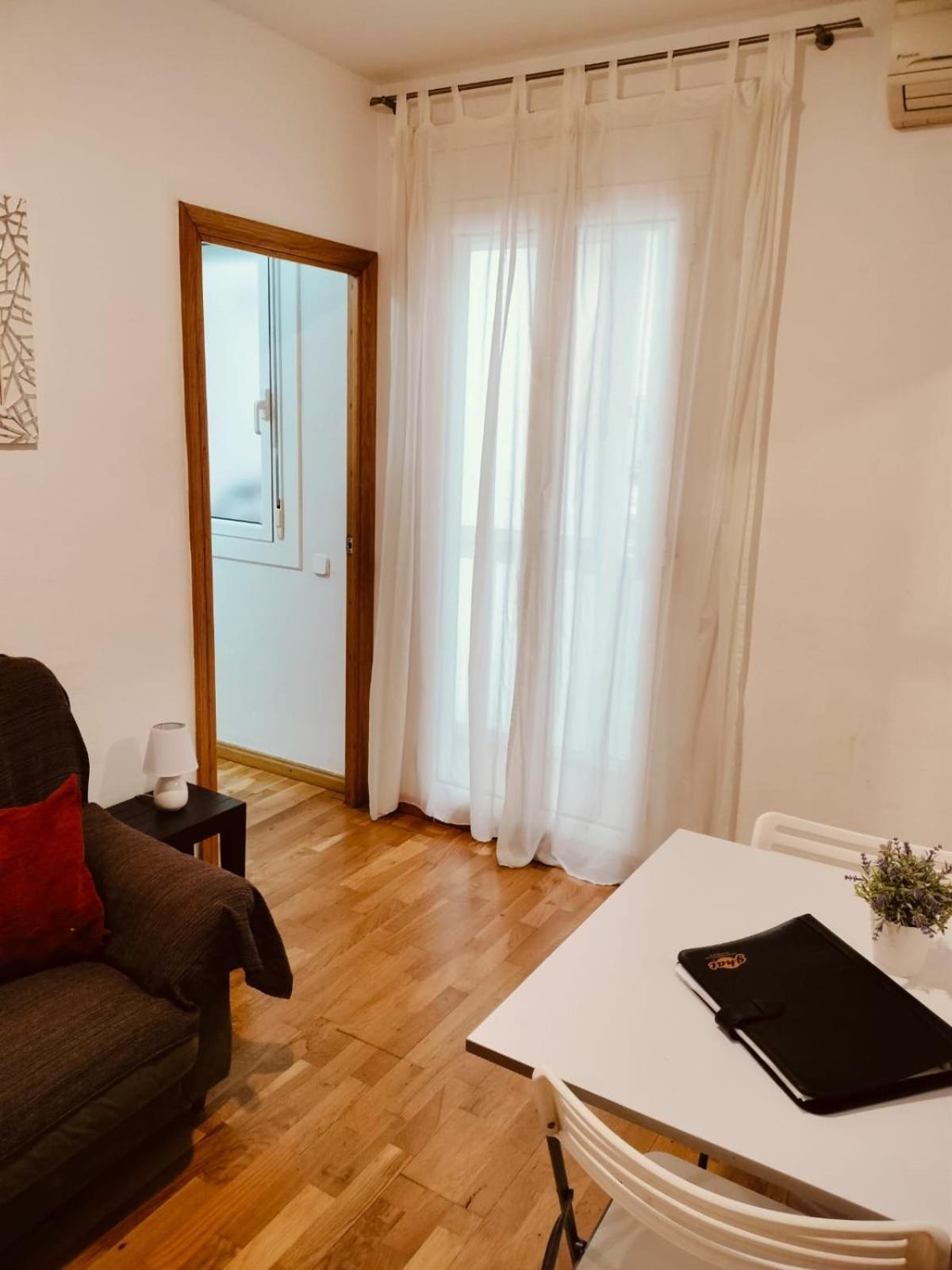 Barcelona Me Enamora Apartman Kültér fotó